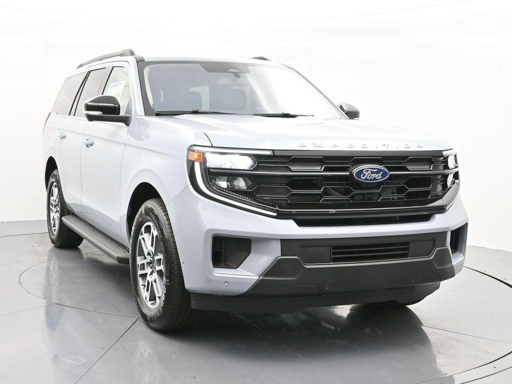 new 2025 Ford Expedition car, priced at $69,725
