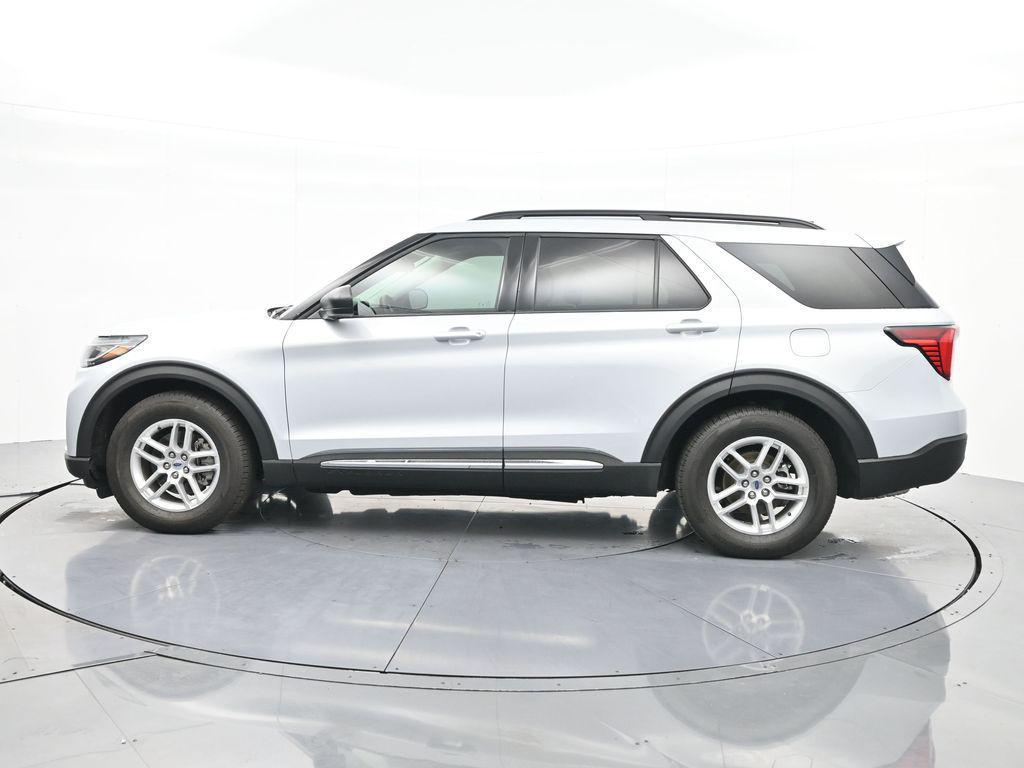new 2025 Ford Explorer car, priced at $39,995