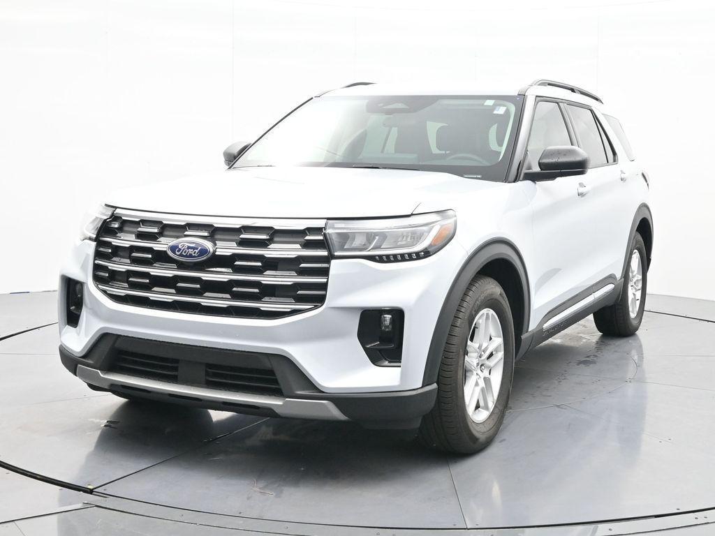 new 2025 Ford Explorer car, priced at $39,995
