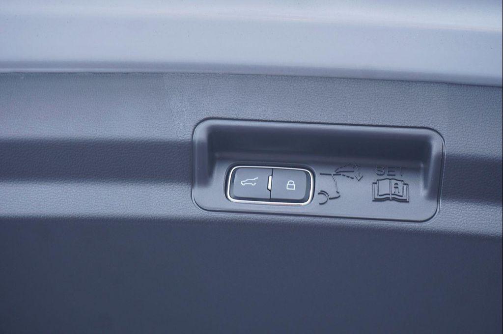 new 2025 Ford Explorer car