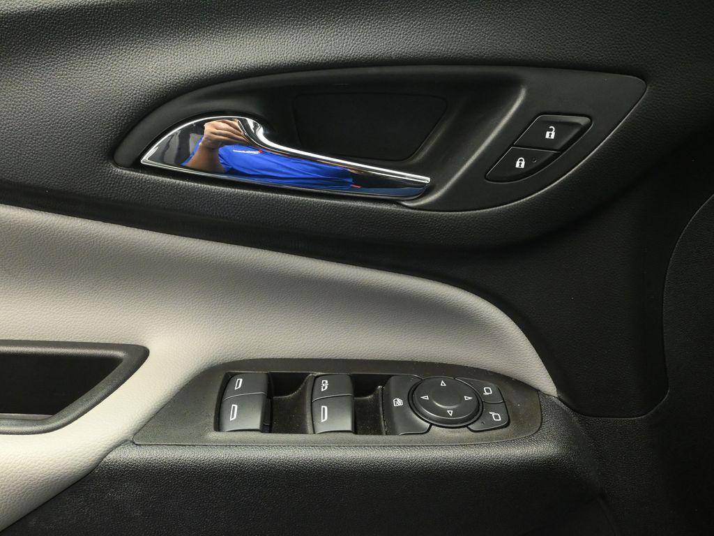 used 2021 Chevrolet Equinox car, priced at $18,716