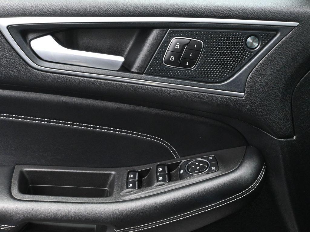 used 2024 Ford Edge car, priced at $25,912