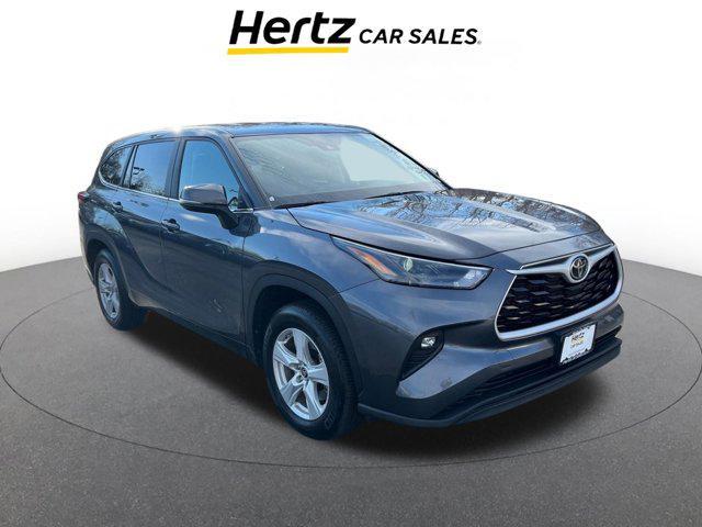 used 2025 Toyota Highlander car, priced at $33,759