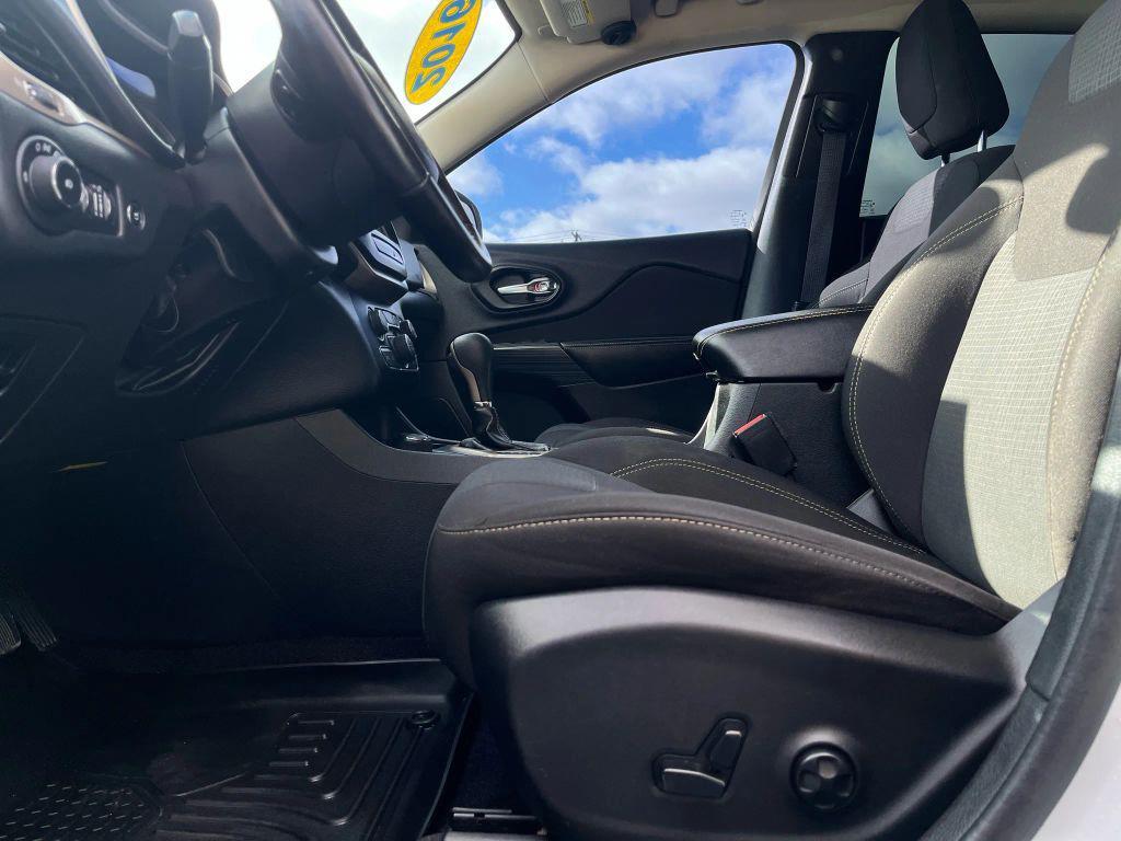 used 2016 Jeep Cherokee car