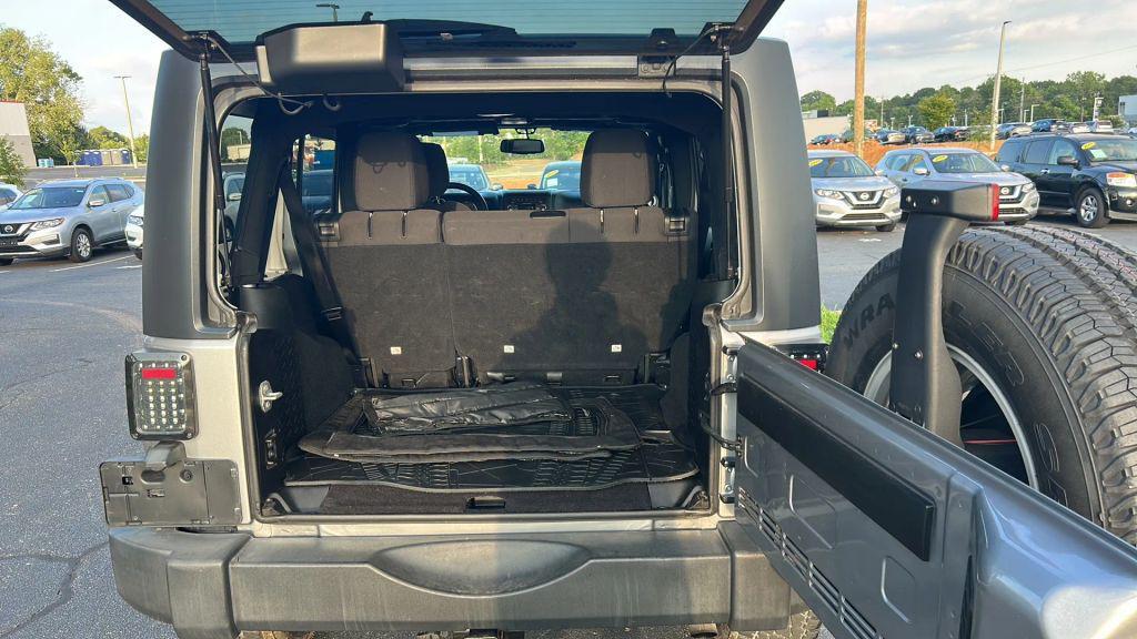 used 2014 Jeep Wrangler Unlimited car, priced at $16,475