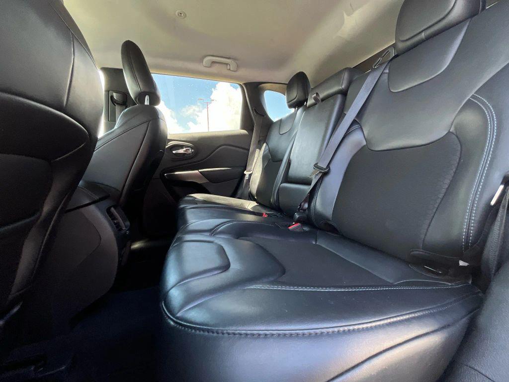 used 2020 Jeep Cherokee car, priced at $9,275