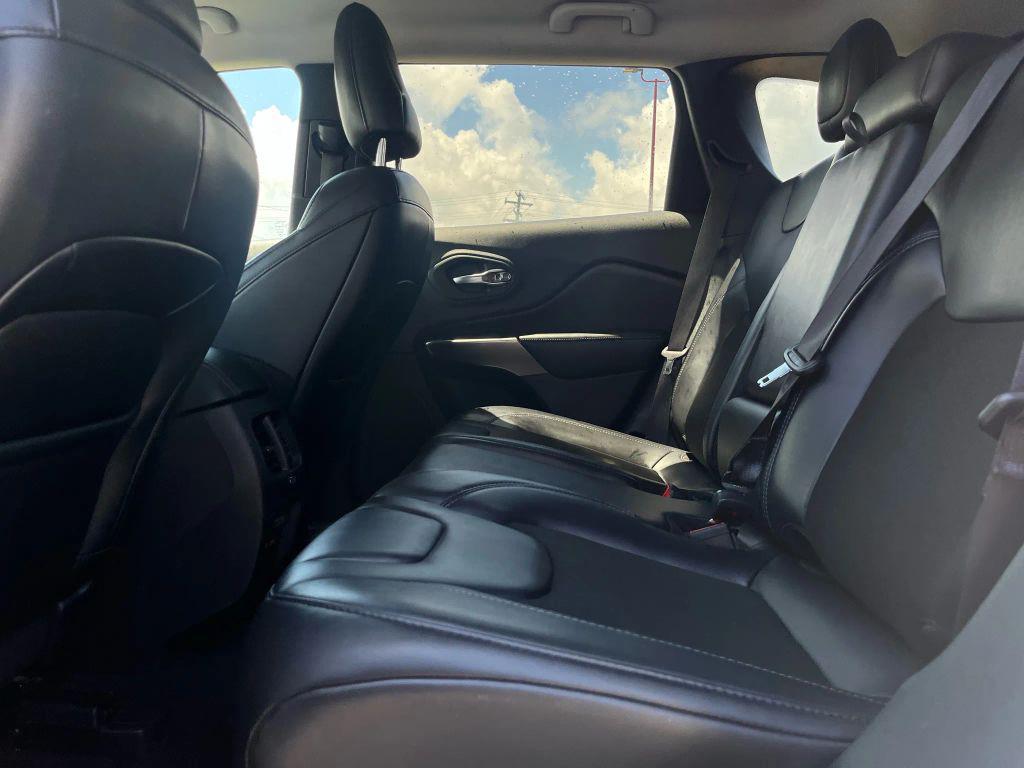 used 2020 Jeep Cherokee car, priced at $9,275