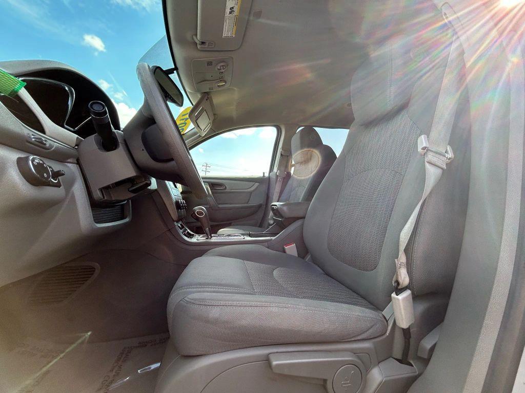 used 2017 Chevrolet Traverse car, priced at $5,575