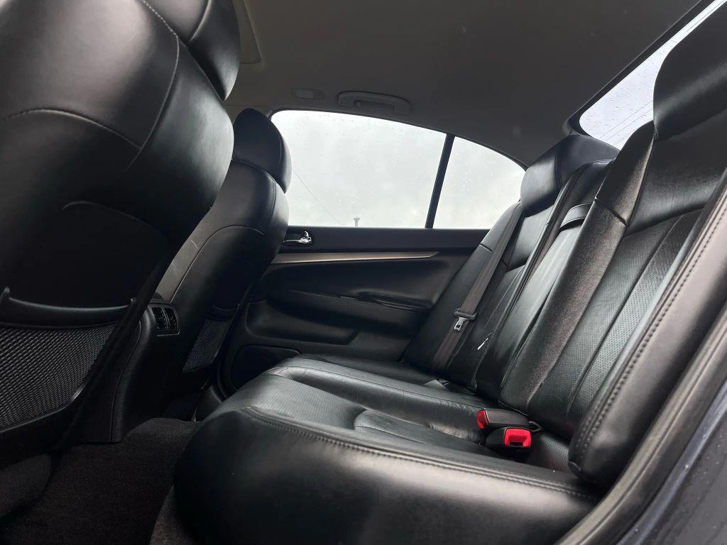 used 2013 INFINITI G37x car