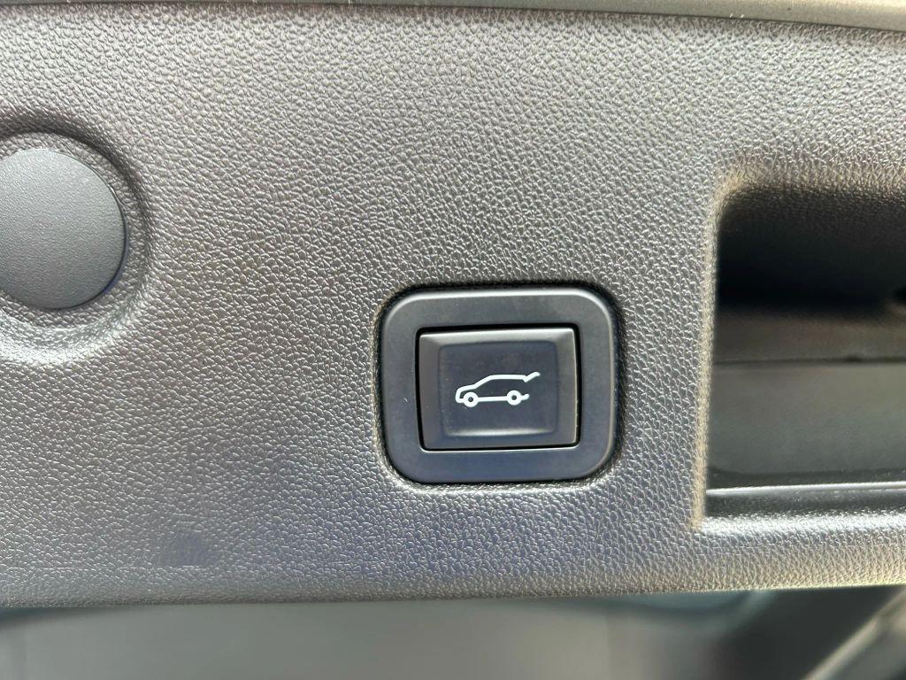 used 2018 Chevrolet Equinox car, priced at $9,975