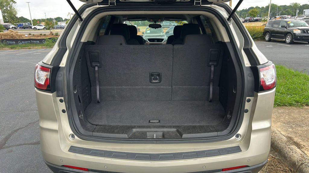 used 2015 Chevrolet Traverse car, priced at $5,875