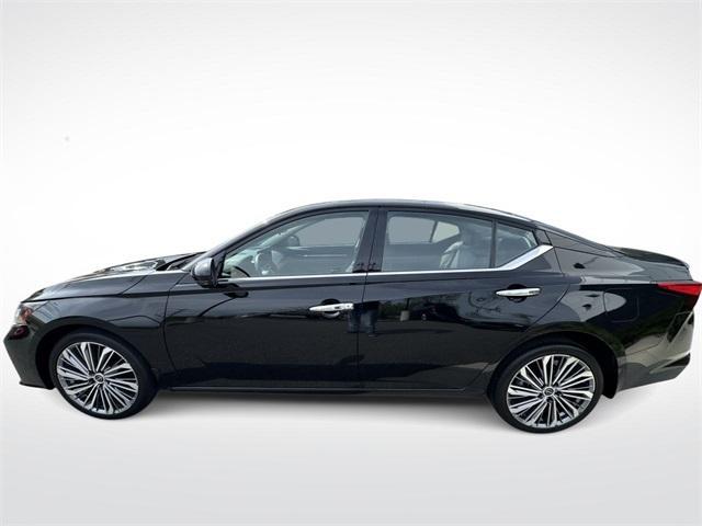 used 2023 Nissan Altima car, priced at $26,989