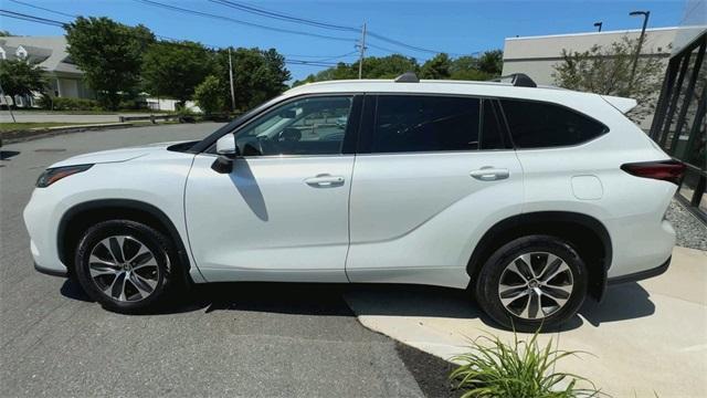 used 2022 Toyota Highlander car, priced at $39,460