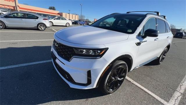 used 2022 Kia Sorento car, priced at $31,356