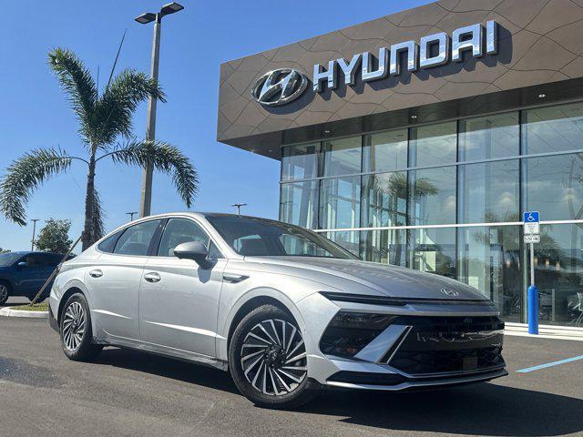 new 2025 Hyundai Sonata Hybrid car, priced at $39,205