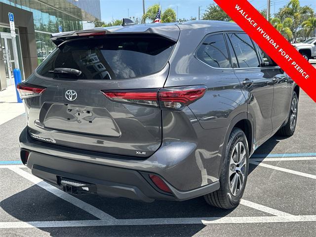 used 2021 Toyota Highlander car, priced at $30,885