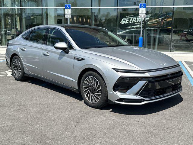 new 2025 Hyundai Sonata Hybrid car, priced at $38,148