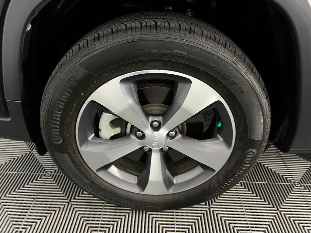 used 2022 Jeep Cherokee car, priced at $26,373