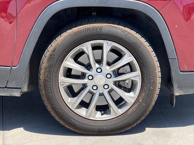 used 2019 Jeep Cherokee car, priced at $13,995