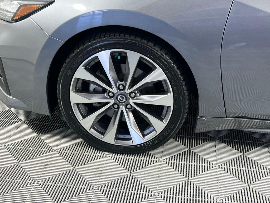 used 2023 Nissan Maxima car, priced at $30,073