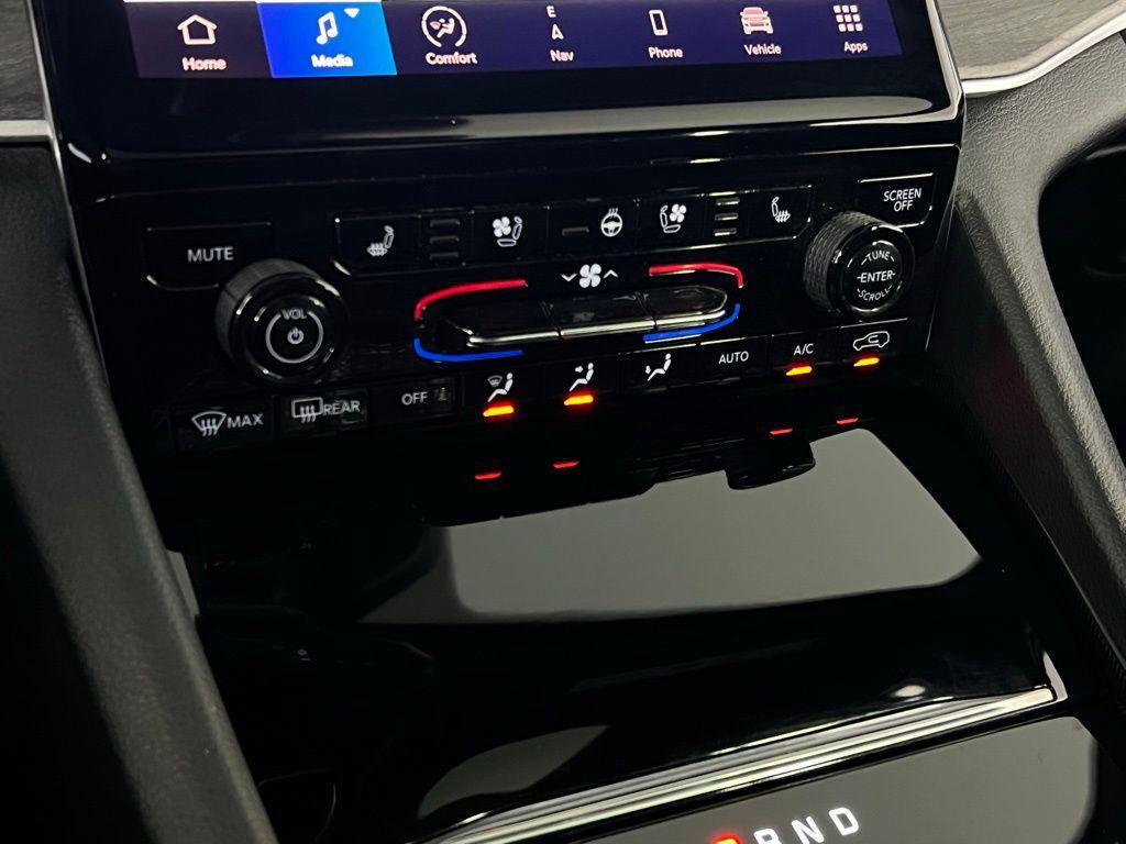 used 2024 Jeep Grand Cherokee L car, priced at $32,573