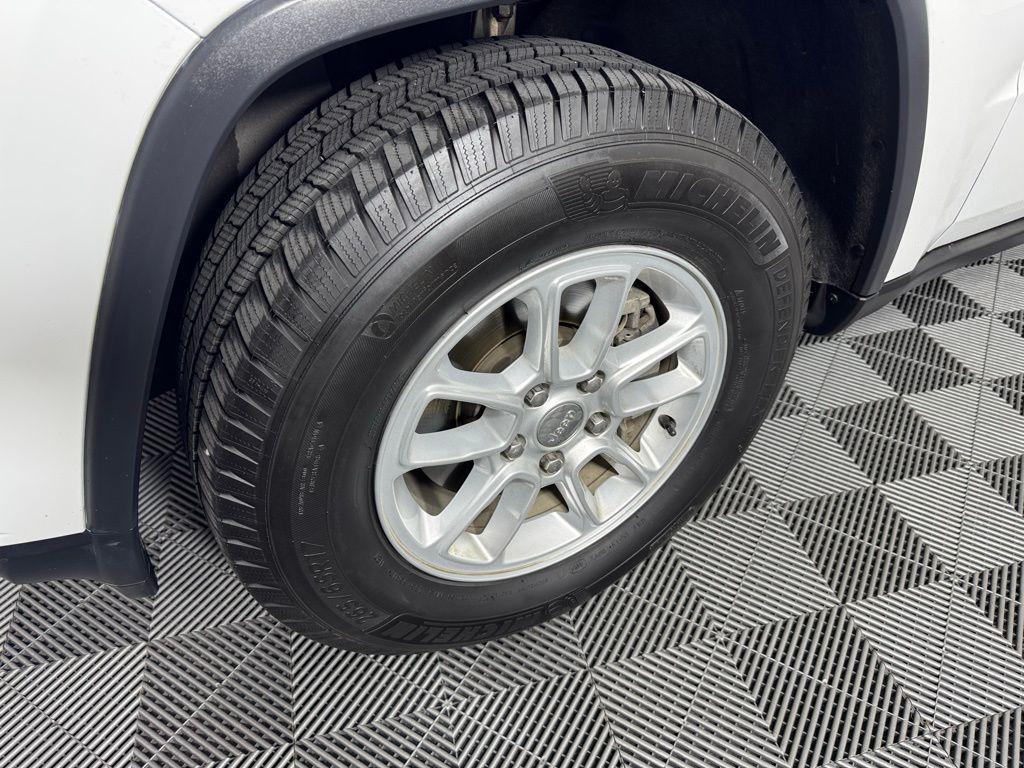 used 2019 Jeep Grand Cherokee car, priced at $13,995