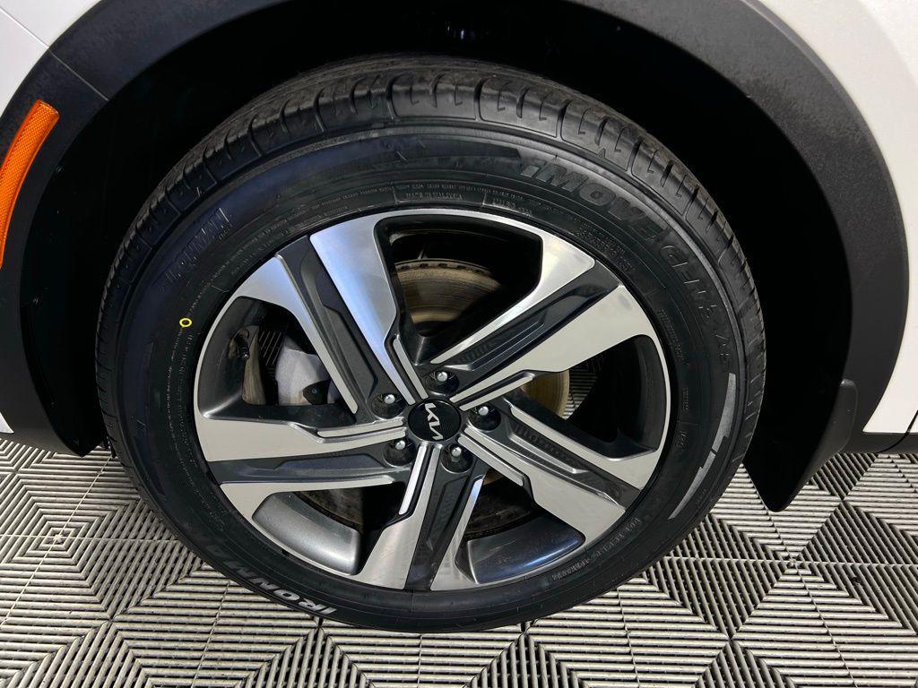 used 2023 Kia Sorento Plug-In Hybrid car, priced at $34,975