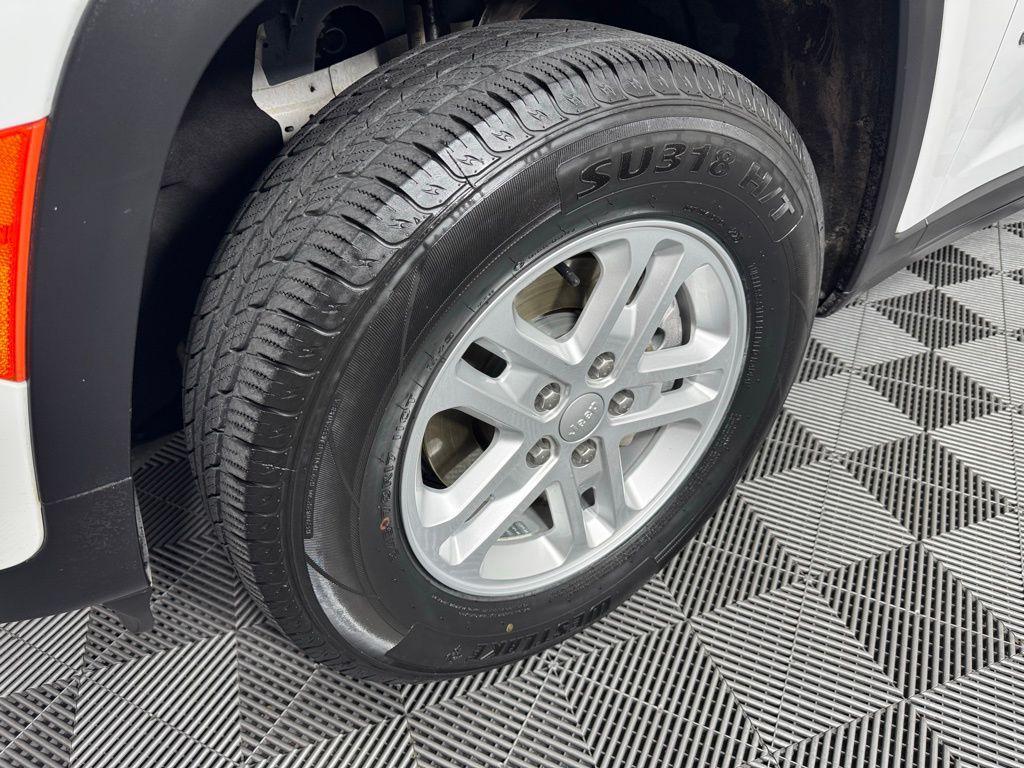 used 2023 Jeep Grand Cherokee car, priced at $24,873