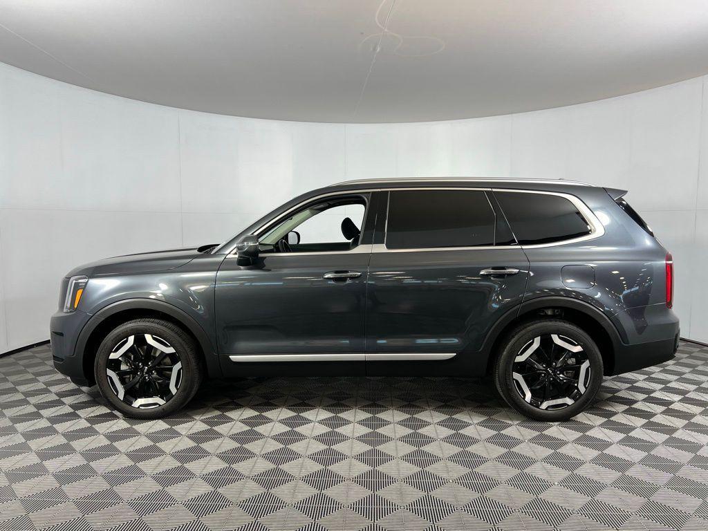 used 2024 Kia Telluride car, priced at $31,875