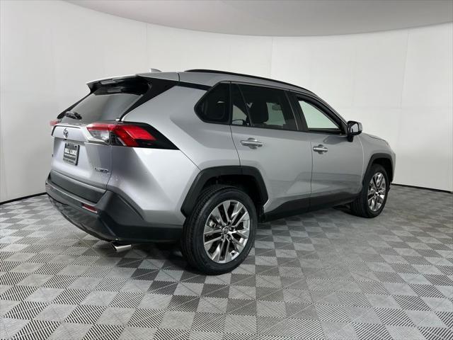 used 2020 Toyota RAV4 car, priced at $27,573