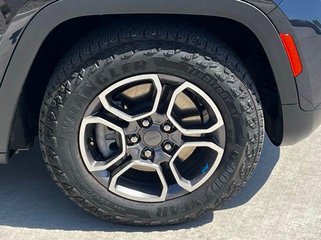 used 2022 Jeep Grand Cherokee 4xe car, priced at $33,975