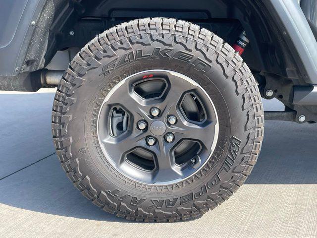 used 2022 Jeep Gladiator car, priced at $38,975