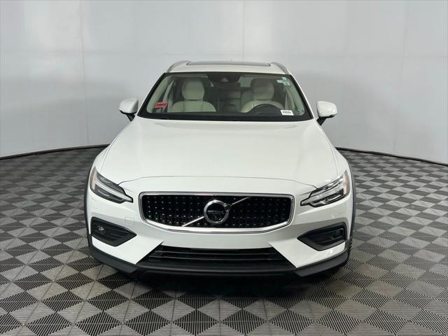 used 2022 Volvo V60 Cross Country car, priced at $33,400