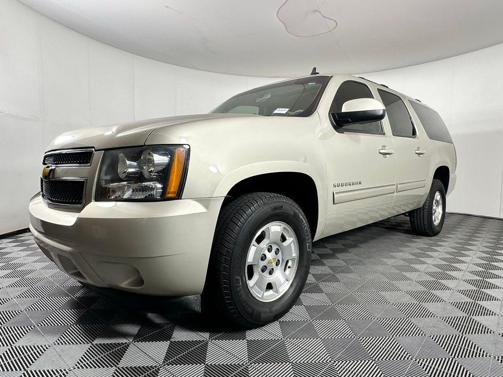 used 2014 Chevrolet Suburban car, priced at $14,095