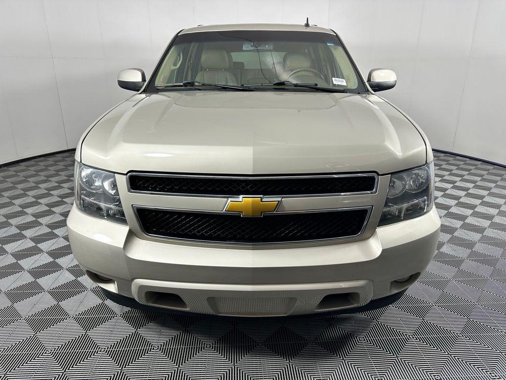 used 2014 Chevrolet Suburban car, priced at $14,095