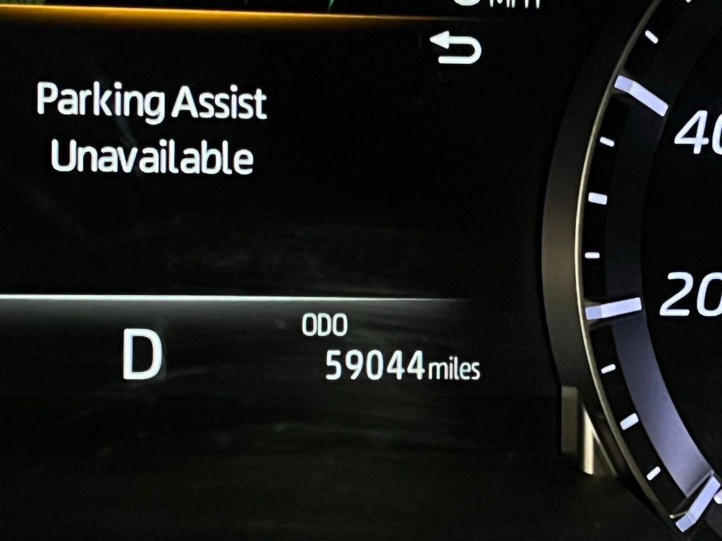 used 2022 Toyota Highlander car, priced at $33,273