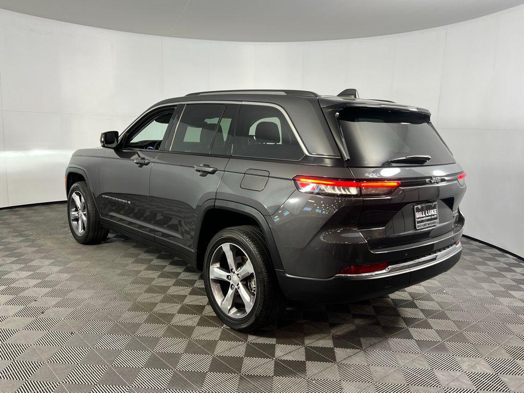 used 2022 Jeep Grand Cherokee car, priced at $27,973
