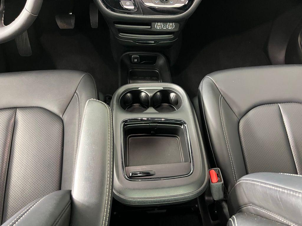 used 2024 Chrysler Pacifica car, priced at $31,473