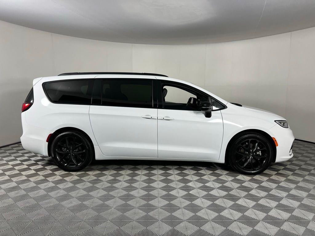 used 2024 Chrysler Pacifica car, priced at $31,473