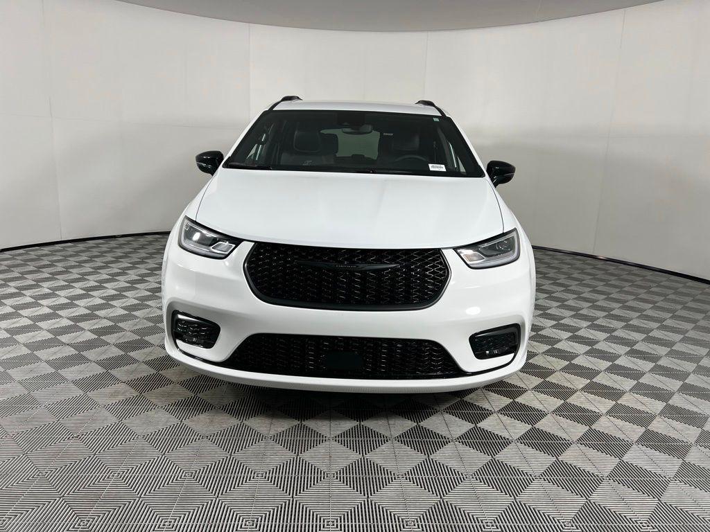 used 2024 Chrysler Pacifica car, priced at $31,473