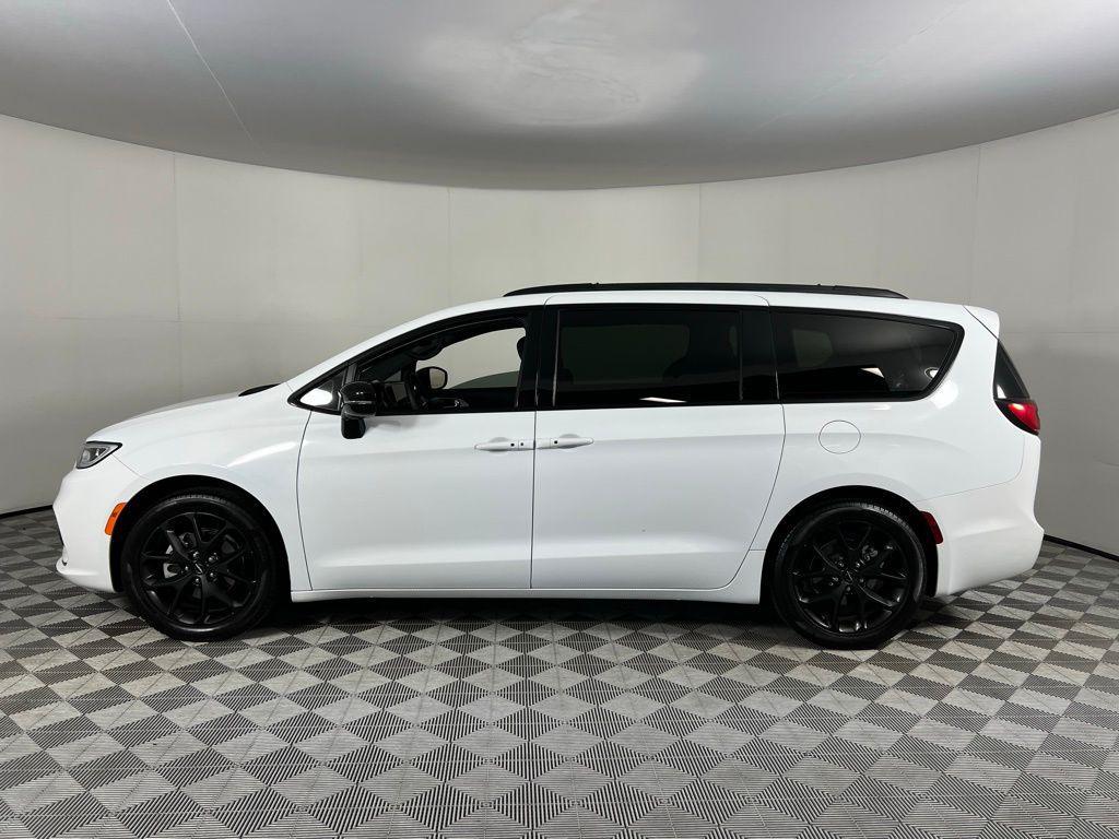 used 2024 Chrysler Pacifica car, priced at $31,473