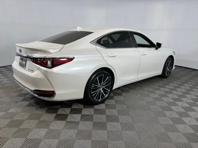 used 2024 Lexus ES 300h car, priced at $41,673