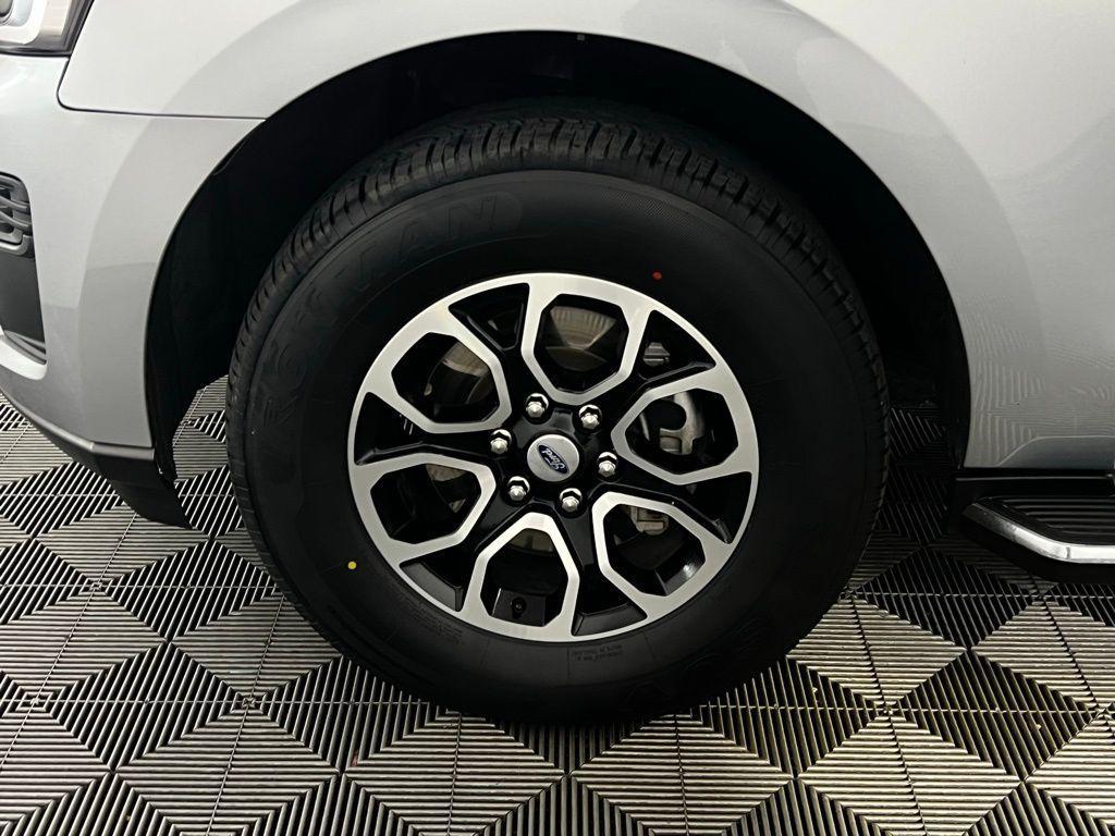 used 2023 Ford Expedition car, priced at $41,673