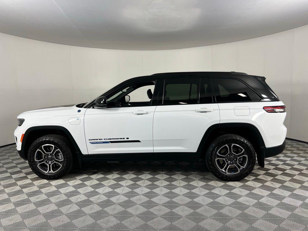 used 2022 Jeep Grand Cherokee 4xe car, priced at $26,675
