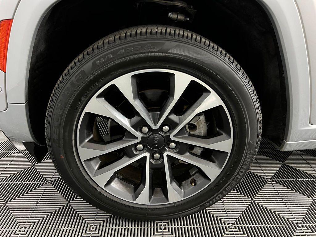 used 2022 Jeep Grand Cherokee L car, priced at $30,575