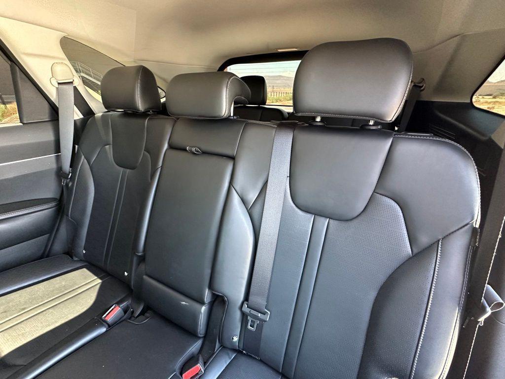 used 2024 Kia Sorento car, priced at $26,973