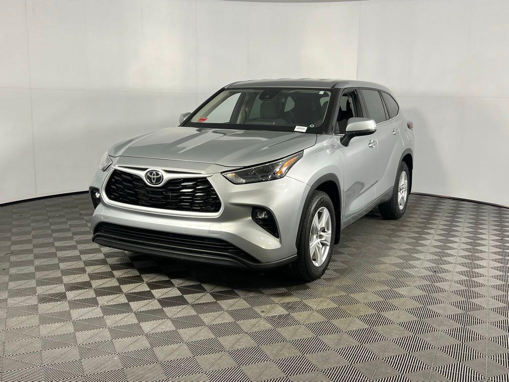 used 2024 Toyota Highlander car, priced at $31,273