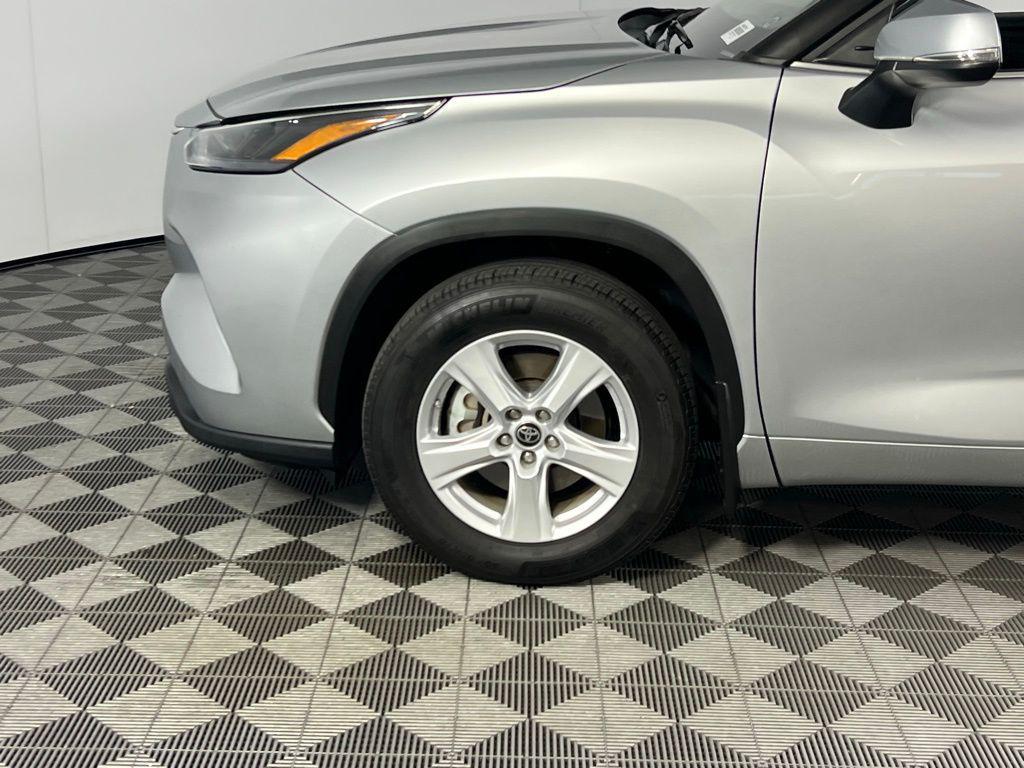 used 2024 Toyota Highlander car, priced at $31,273