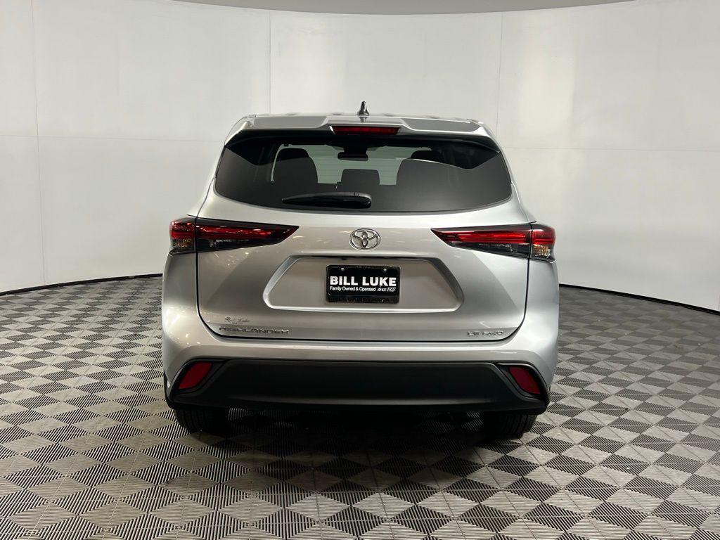 used 2024 Toyota Highlander car, priced at $31,273