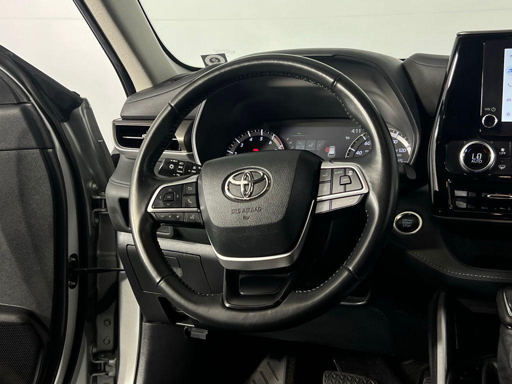 used 2024 Toyota Highlander car, priced at $31,273